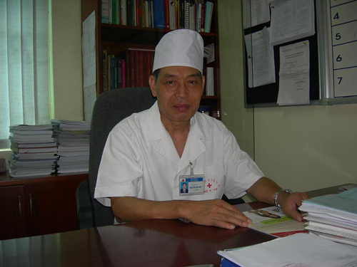   GS Nguyễn Bá Đức, nguyên giám đốc BV K Trung ương khẳng định, để chữa khỏi ung thư bệnh nhân cần được điều trị giai đoạn sớm