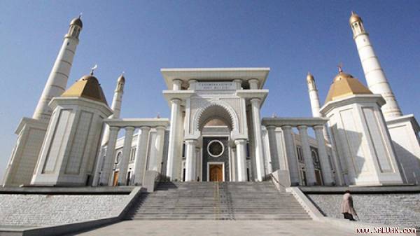 Ngây ngất với “Thành phố cẩm thạch“ Ashgabat
