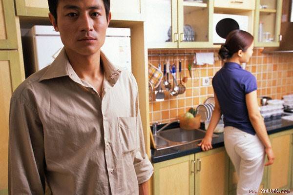 Tôi nên làm gì thời gian sau để cô ấy hiểu rằng phận làm con dâu thì phải tôn trọng và đối xử tử tế với mẹ tôi? (Ảnh minh họa)