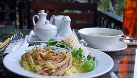 8 quán cơm gà ngon ở Hà Nội