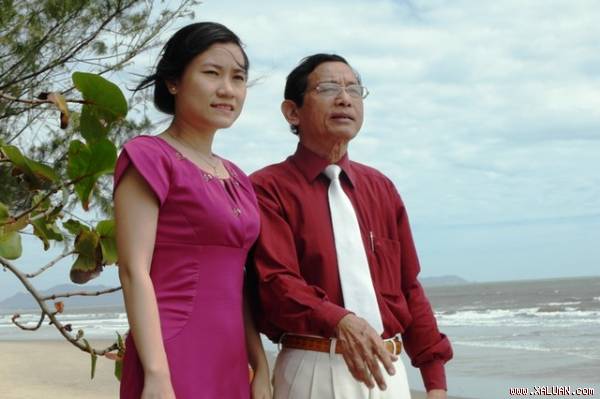 Ông Lê Ân và vợ trẻ Mai Thị Mai