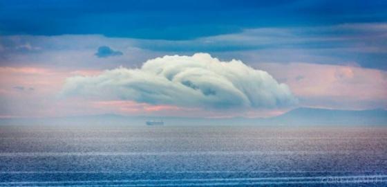 Bạn có cảm thấy đói khi nhìn bức ảnh này? Đám mây giống như viên kẹo khổng lồ vô cùng quyến rũ trên bầu trời Mornington Peninsula, Victoria