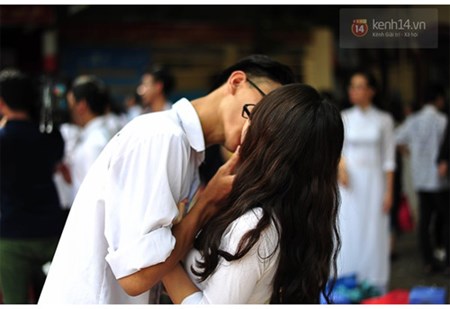  Nụ hôn chia tay của học sinh THPT Trần Phú vấp phải nhiều ý kiến trái chiều (Ảnh: Trí thức trẻ)