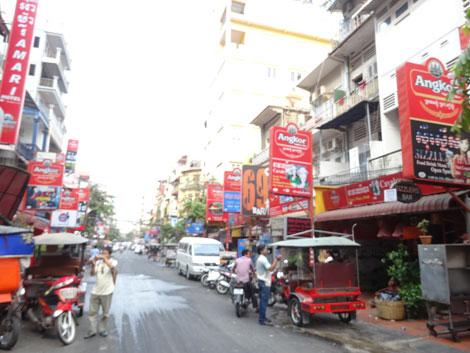 Một góc im lìm của phố Tây lúc ban ngày…
