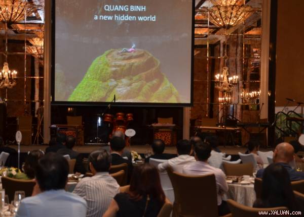 Hang Sơn Đoòng được giới thiệu tại Singapore đã gây ấn tượng mạnh.