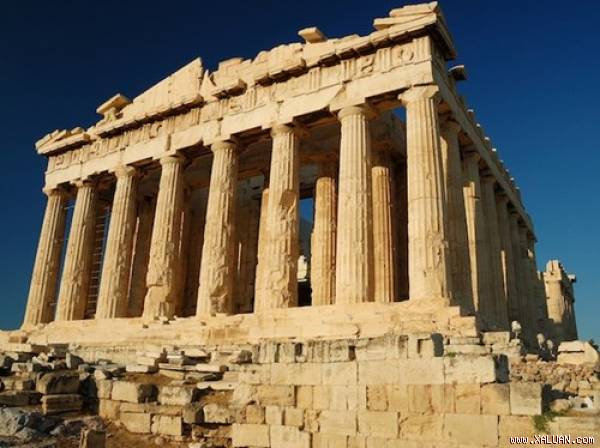 Điều gì đã khiến Hy Lạp ngày càng lún sâu vào khủng hoảng?