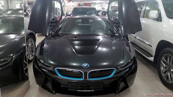 Chỉ trong một tháng, có tới 4 chiếc BMW i8 về Việt Nam.