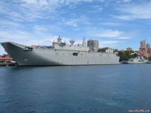         Với chính sách trên của Chính phủ Australia, tàu đổ bộ tấn công mang trực thăng lớp Canberra có thể được coi là một đối thủ tiềm tàng, đe dọa trực tiếp đến chính sách bành trướng trên
