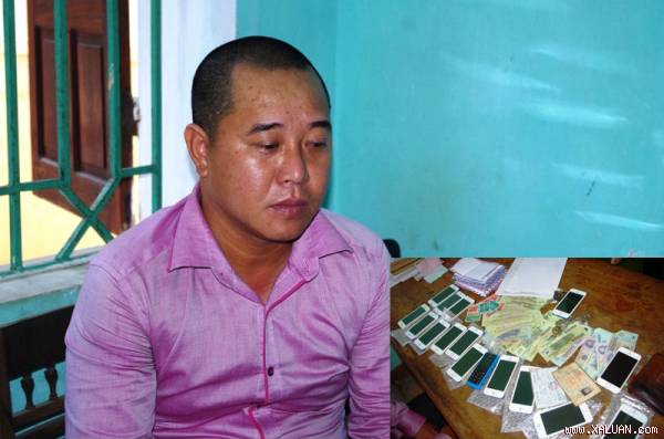 Đối tượng Cường cùng tang vật tại cơ quan điều tra