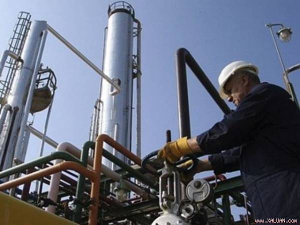 Trung Quốc nhấn chìm giá dầu 