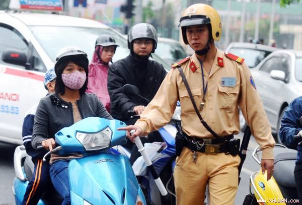 Hủy quy định ‘cấm chụp ảnh, quay phim CSGT’