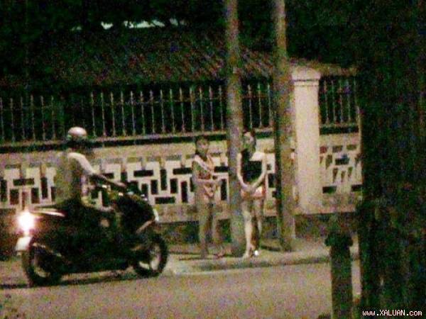 Nhiều cung đường ở TP Huế xuất hiện ngày càng nhiều gái mại dâm đứng đường “vẫy” khách