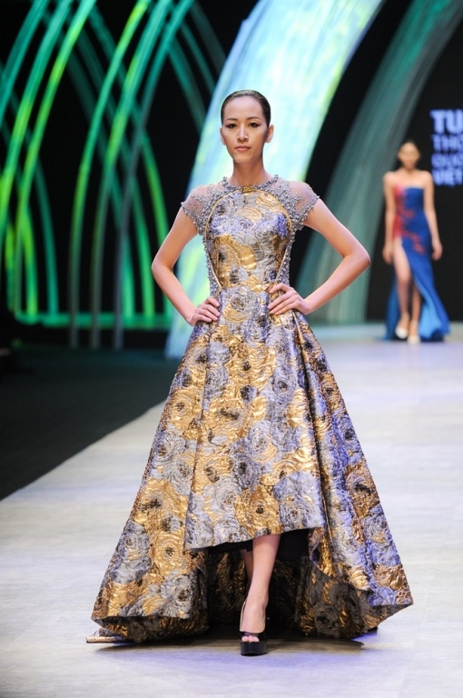 Những thiết kế nổi bật nhất Vietnam International Fashion Week