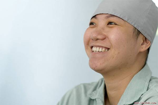 Huyền Trang luôn suy nghĩ lạc quan về tương lai, vì cho rằng có đau buồn cũng không ích gì mà còn ảnh hưởng đến sức khoẻ. Ảnh: Hoàng Hải Thịnh.