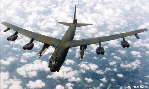 Mỹ dùng B-52 bay ngang qua các đảo nhân tạo phi pháp của Trung Quốc trên biển Đông