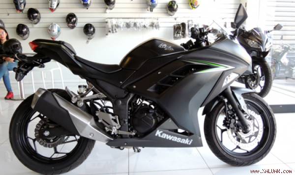 Mẫu xe Kawasaki Ninja 300 2016 đầu tiên tại Việt Nam.