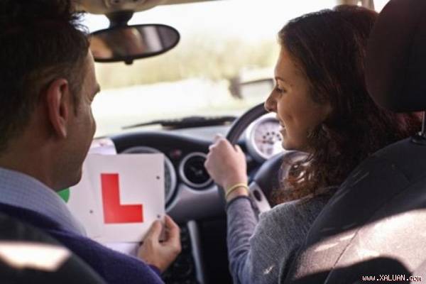 Hà Lan: Dạy lái xe được thanh toán bằng... tình dục