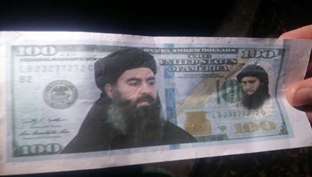 Tá hoả nhặt được tệp 100 USD in hình... thủ lĩnh IS