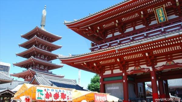 Ngôi đền cổ nhât Tokyo thời Edo được xây dựng vào thế kỷ thứ 7 sau Công nguyên.