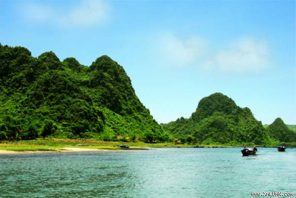 Vườn Quốc gia Phong Nha - Kẻ Bàng đang trở thành điểm nhấn du lịch của khu vực, đặc biệt là về hang động.