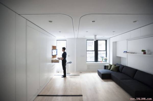 Graham Hill là trưởng bộ phận thiết kế của một công ty ở New York (Mỹ). Anh mua một căn hộ rộng 40 m2 và muốn xây dựng được không gian sống tương đương căn hộ 92 m2.