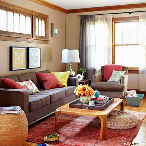 Bạn nên thêm các chi tiết màu sắc tạo cảm giác nhà sinh động và ấm áp hơn. Ảnh: Vspass.