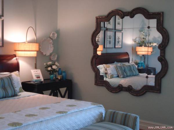 Giương để đối diện giường ngủ sẽ làm cho tinh thần người ngủ bất an