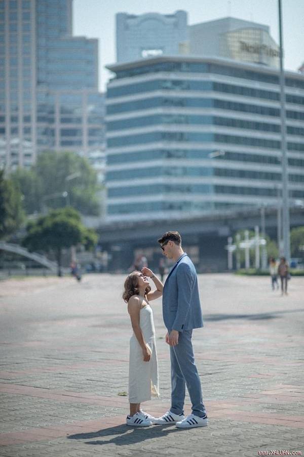 Chiều cao quá chênh lệch đã khiến cặp đôi trở nên hot trên mạng