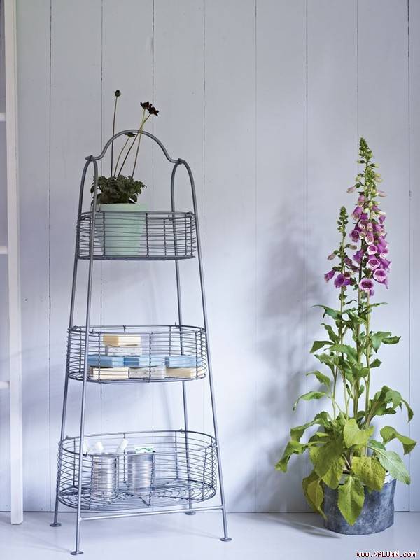 Hay là chiếc giá để đồ 3 tầng trong phòng tắm gọn gàng.