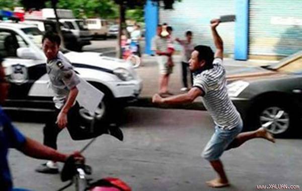 Đánh nhau do va chạm xe. Ảnh minh họa.