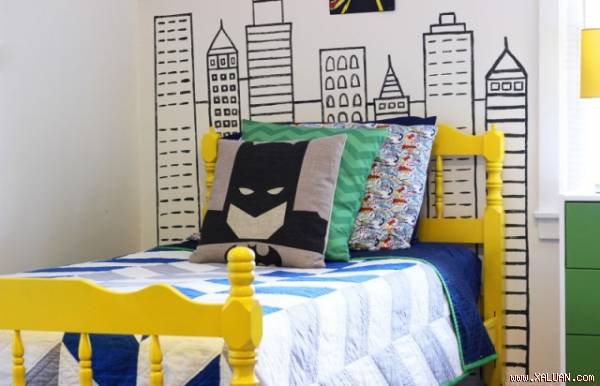 Nếu có một chút hoa tay, bạn có thể tự chọn ý tưởng để vẽ. Nếu không, giá để thuê người vẽ không quá đắt, chỉ khoảng 200 đến 250 nghìn đồng một mét vuông tường. Chi phí sơn và vẽ tườ