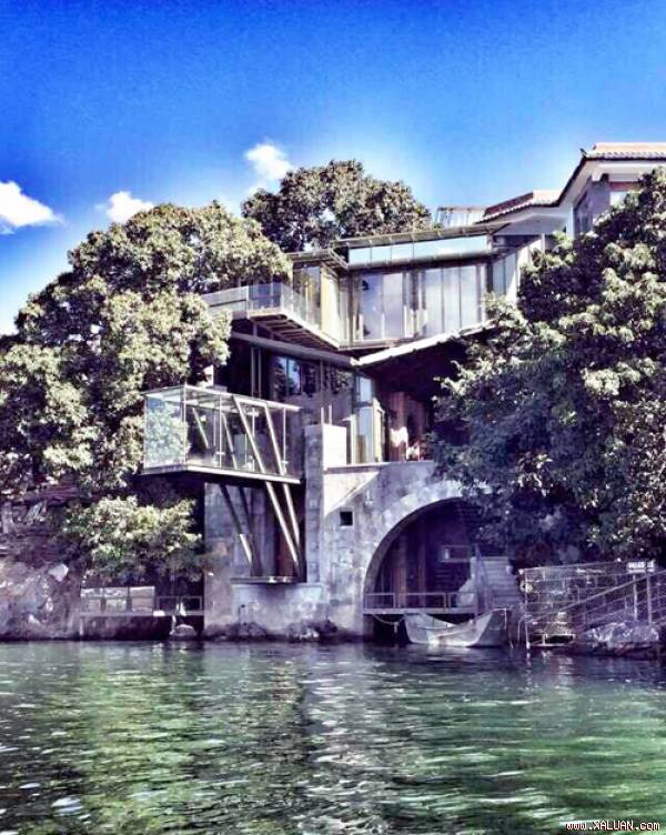 Dịp Tết âm lịch vừa qua, Dương Lệ Bình hưởng thụ kỳ nghỉ ở biệt thự của cô tại Vân Nam, Trung Quốc.