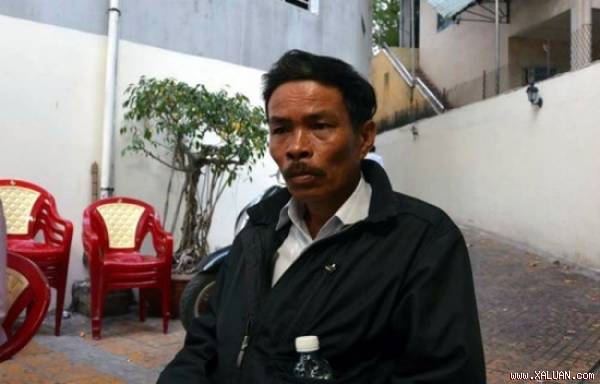 Ông Đặng Thiện (chồng bệnh nhân) kể lại sự việc.