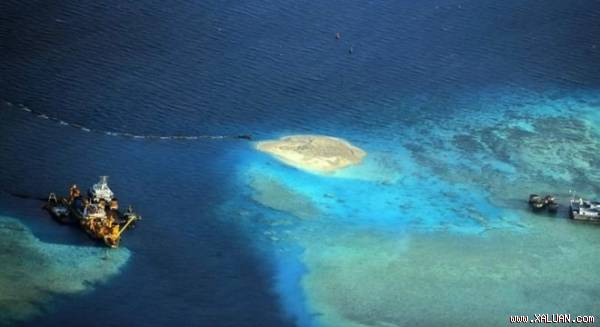 Hình ảnh cải tạo trái phép trên Biển Đông trong video do Bộ Ngoại giao Nhật Bản phát hành. Ảnh: Japan Times