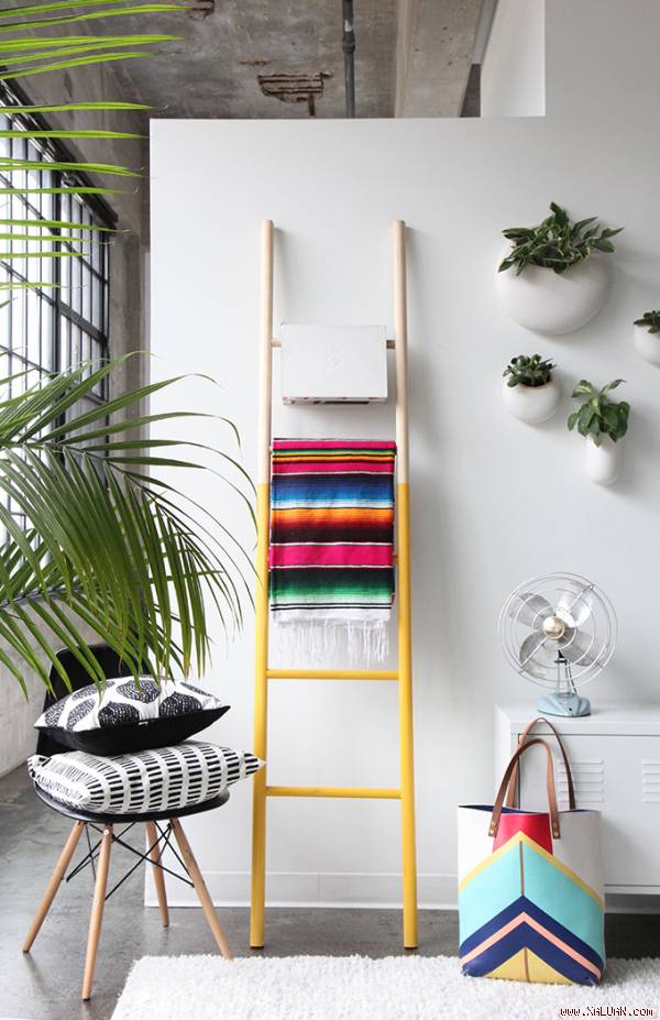 Tận dụng thang gỗ trang trí nhà cửa