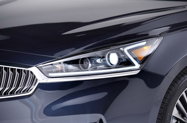 Mổ xẻ mẫu xe Kia K7 hay còn gọi là Cadenza 2017 1698237 Kia Cadenza 08 resize Mổ xẻ mẫu xe Kia K7 hay còn gọi là Cadenza 2017