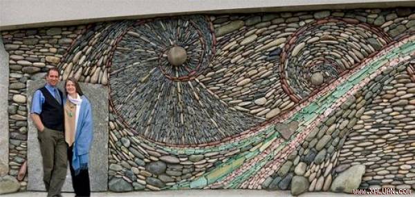 Những bức tường nghệ thuật từ sỏi đá