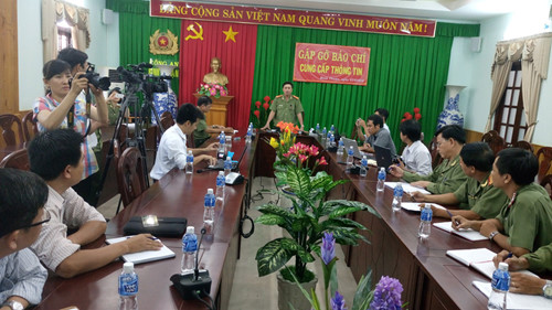 Công an Bình Thuận công bố thông tin vụ trọng án - Ảnh: Quế Hà Công an Bình Thuận công bố thông tin vụ trọng án - Ảnh: Quế Hà