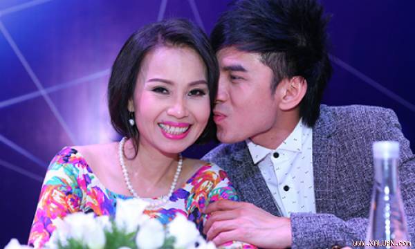 Đan Trường và Cẩm Ly từng làm giám khảo cùng nhau trong chương trình “Thần tượng Bolero“ nhưng đây lầ lần họ chung một nhóm.