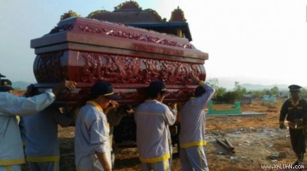 Sáng ngày 8/4, em Phan Khắc Uy Nghi đã được đưa về nơi an nghỉ.