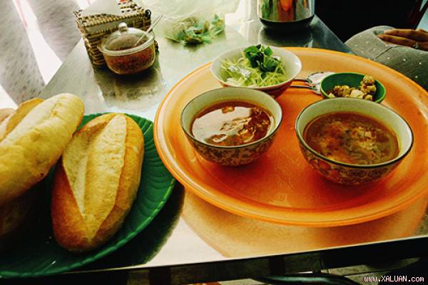 Chế biến xíu mại rất đơn giản nhưng bạn sẽ có trải nghiệm khác biệt khi thưởng thức trong không gian lành lạnh ở phố núi Đà Lạt. Ảnh: Phong Vinh