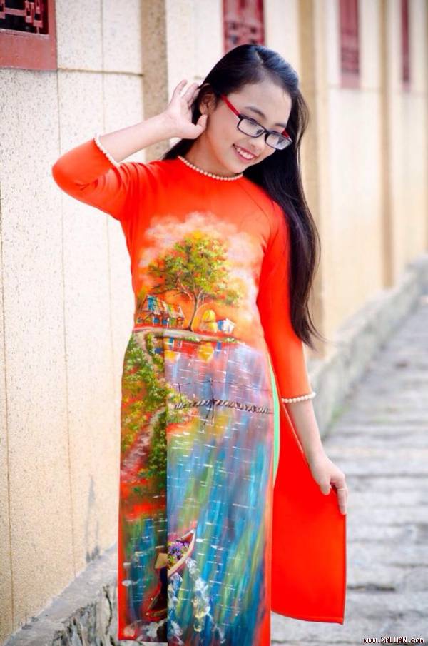 Trước khi nổi tiếng, Phương Mỹ Chi là một cố bé sinh ra ra trong gia đình không mấy sung túc.