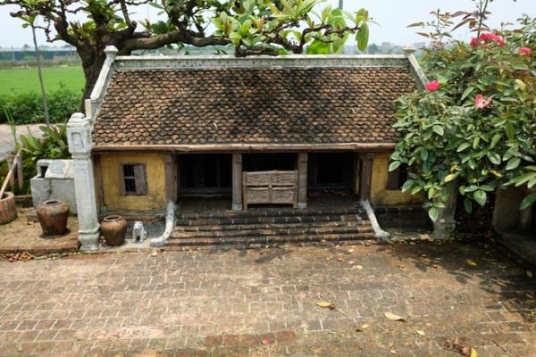 Nhà 2 mét vuông có sân vườn, ao bèo gây ngỡ ngàng