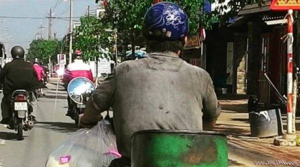 Bài viết về những bức ảnh cảm động về tình cảm cha mẹ dành cho con.