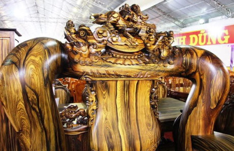 Bộ ghế kỳ lân 7 tấn, 2,2 tỷ của đại gia Sài Thành - Ảnh 4