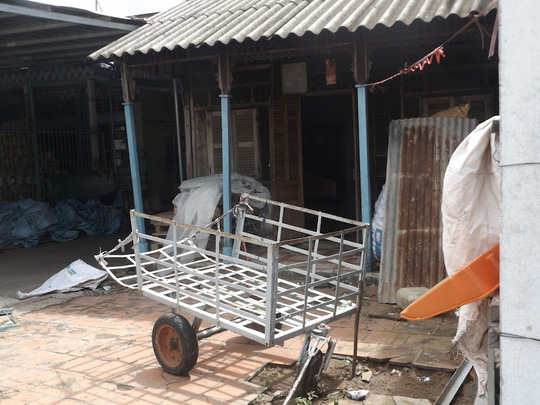 Căn nhà của nghi phạm Mười- nơi phát hiện thi thể bé B. bỏ trong bao tải. Ảnh: Ca Linh Căn nhà của nghi phạm Mười- nơi phát hiện thi thể bé B. bỏ trong bao tải. Ảnh: Ca Linh