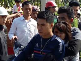 Cảnh sát Anh khống chế nghi phạm gốc Việt bằng súng điện