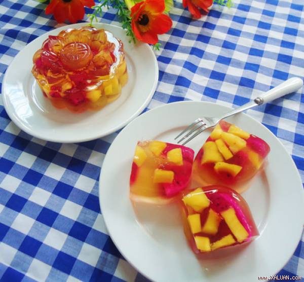 Cách làm bánh Trung thu rau câu nhân hoa quả vừa ngon vừa đẹp