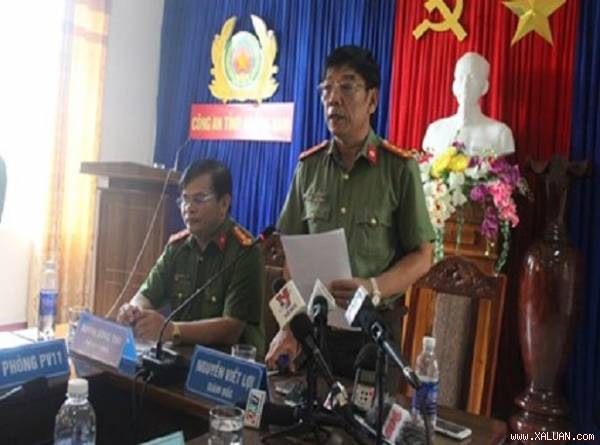 Đại tá Nguyễn Viết Lợi – Giám đốc Công an tỉnh và Đại tá Huỳnh Sông Thu – Phó Giám đốc chủ trì buổi họp báo.
