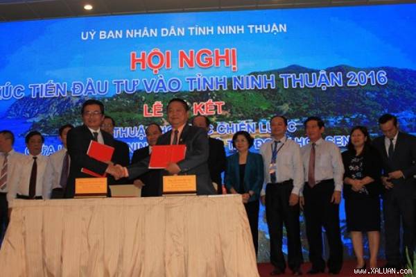  Chủ tịch Tập đoàn Hoa Sen Lê Phước Vũ ký hợp tác chiến lược với lãnh đạo tỉnh Ninh Thuận.